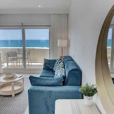 Beachfront Parque Paloma ベナルマデナ