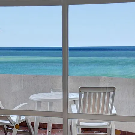 Beachfront Parque Paloma *